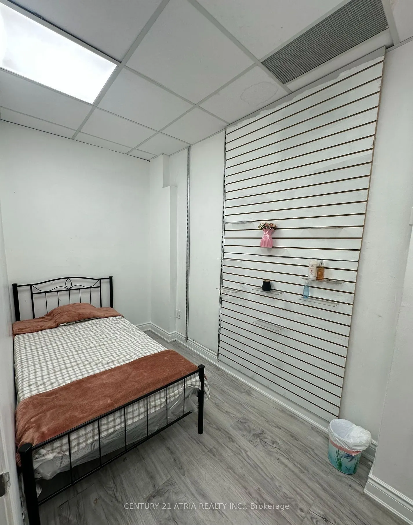 1085 Weston Road