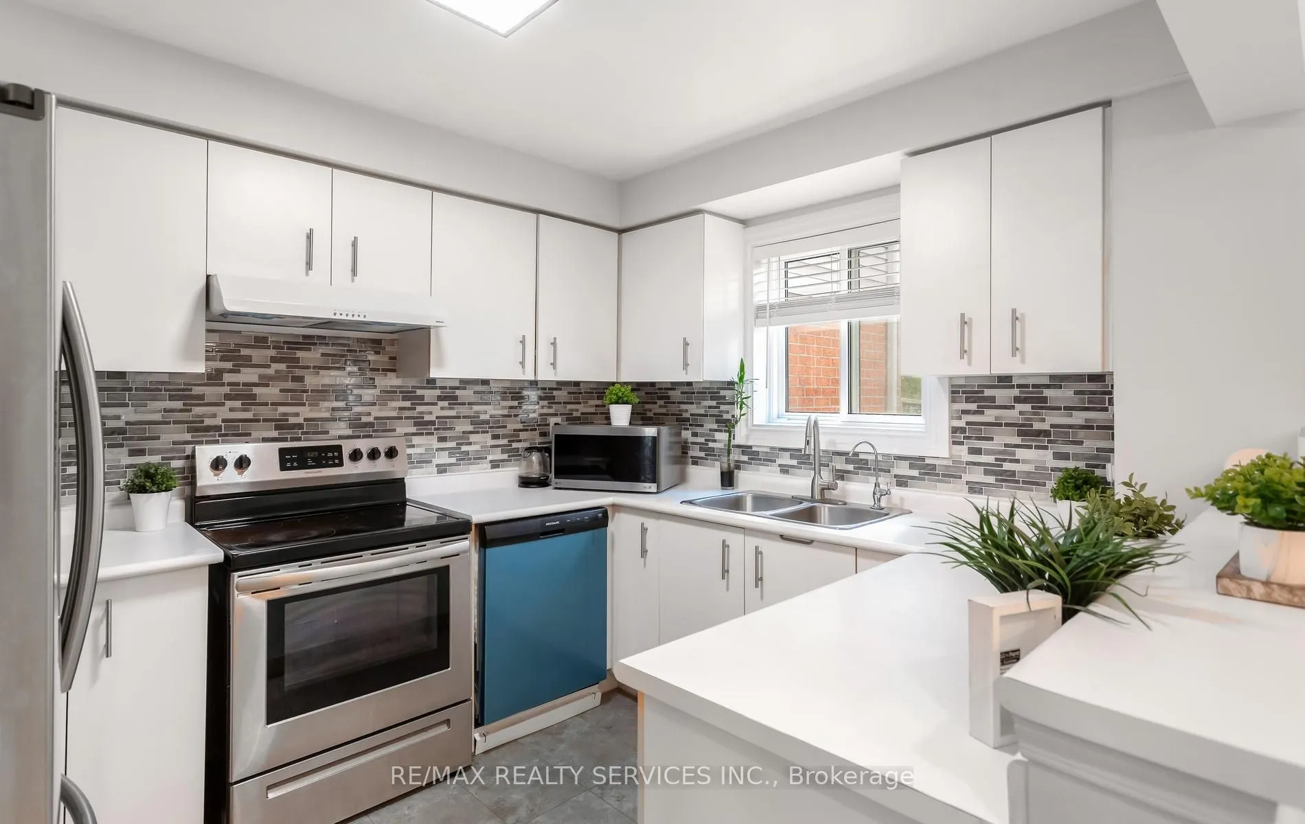 5659 Glen Erin Drive #40