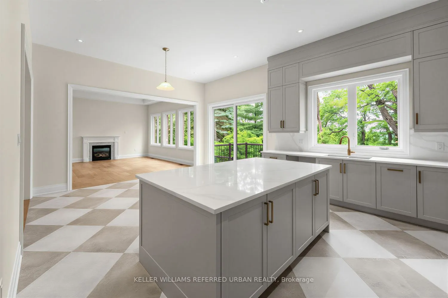 1429 Dundas Crescent