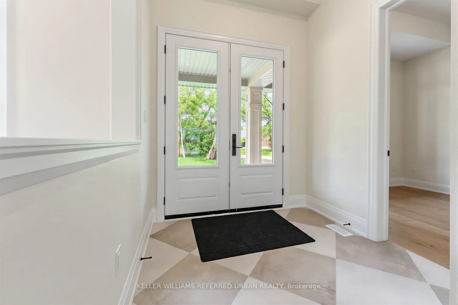1429 Dundas Crescent