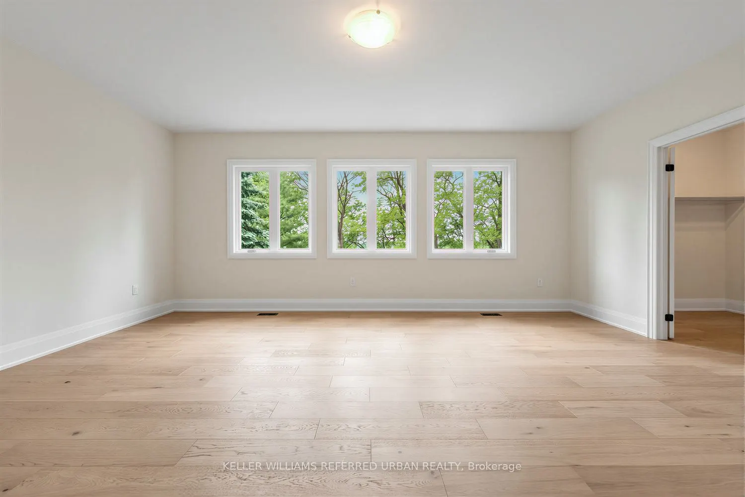 1429 Dundas Crescent