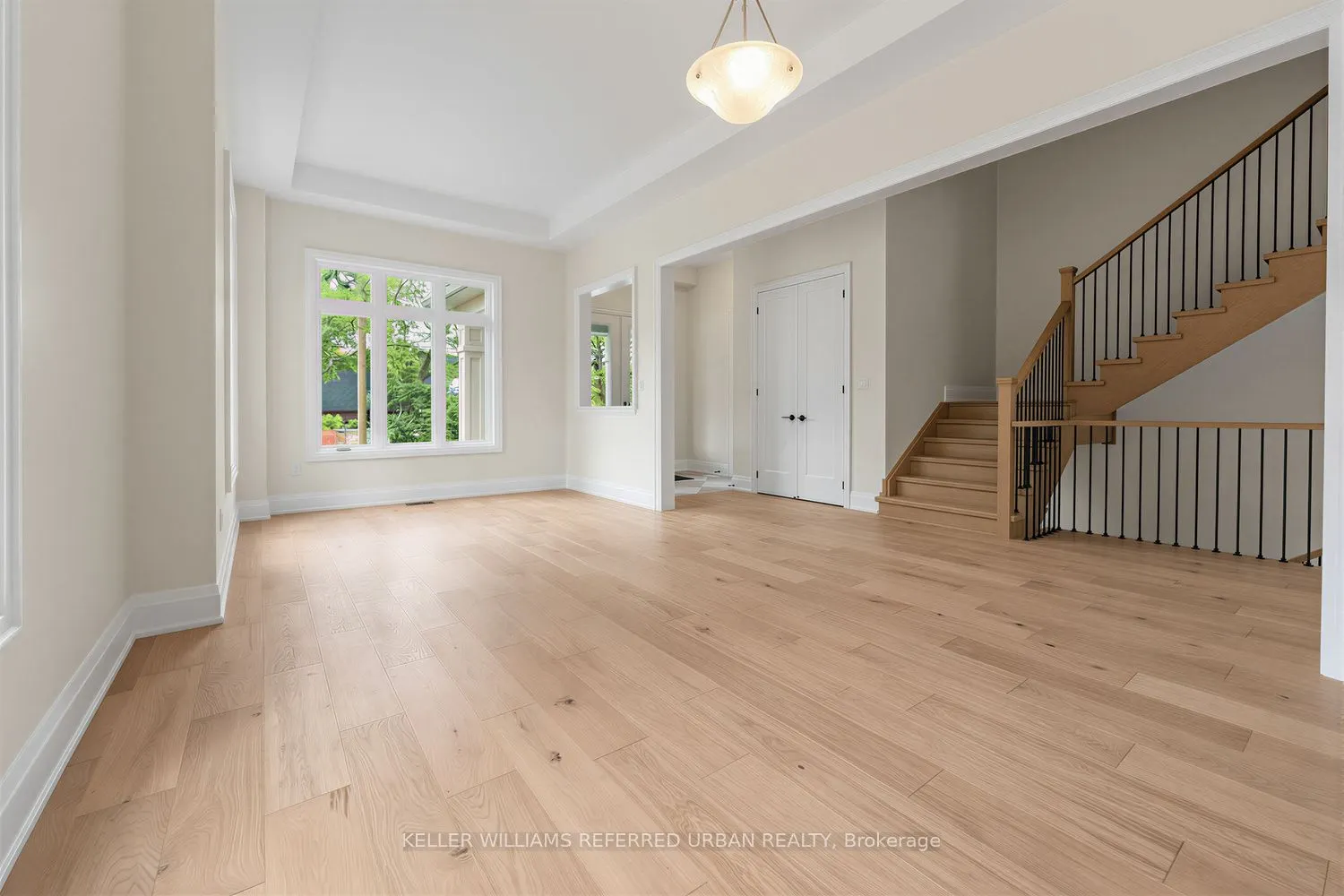 1429 Dundas Crescent