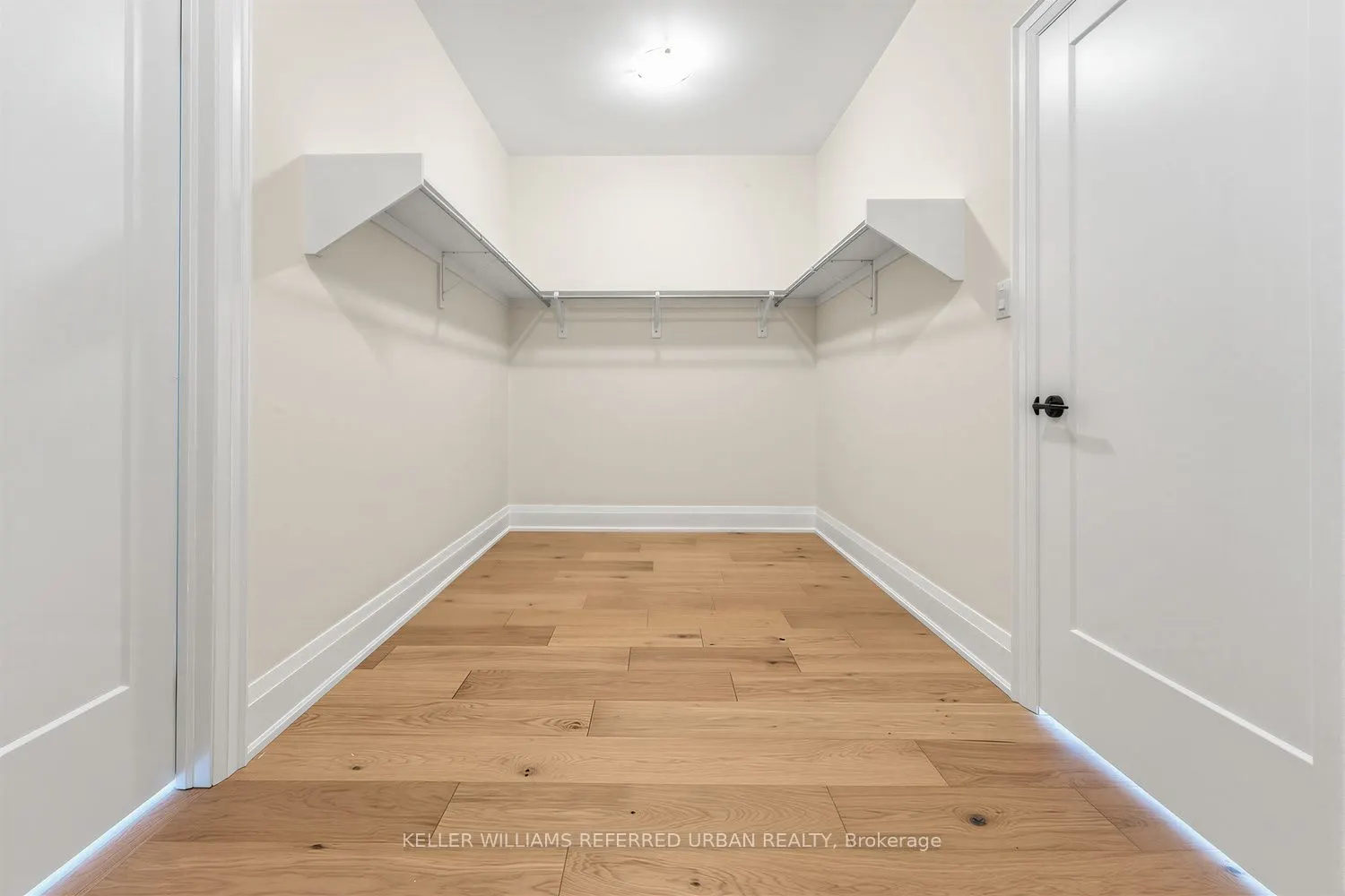 1429 Dundas Crescent