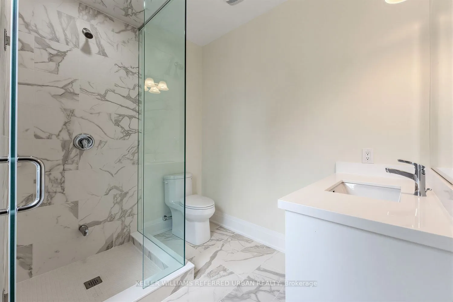 1429 Dundas Crescent