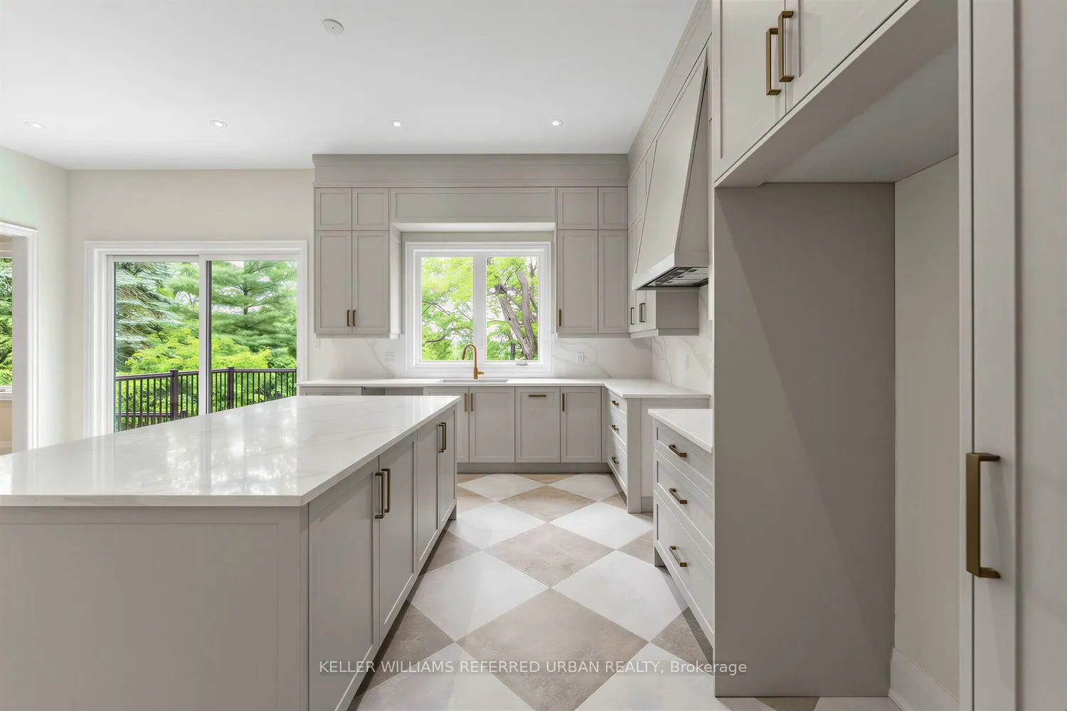 1429 Dundas Crescent