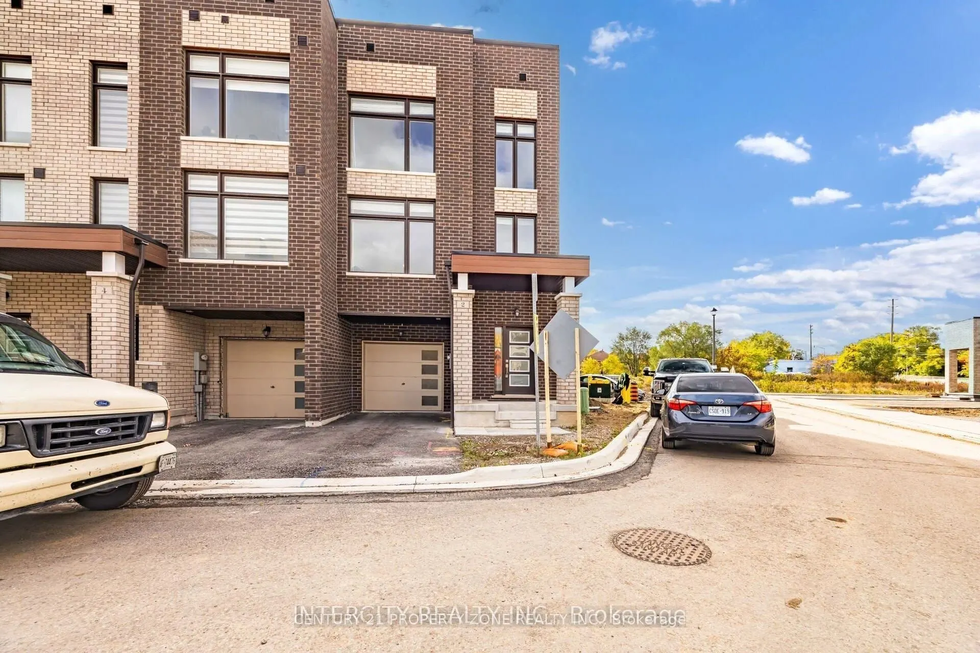 2 Queenpost Drive