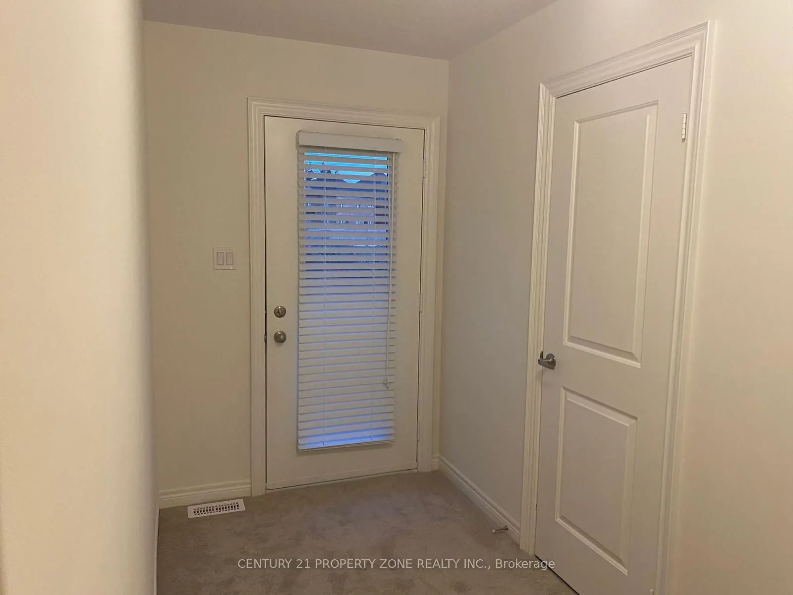 2 Queenpost Drive