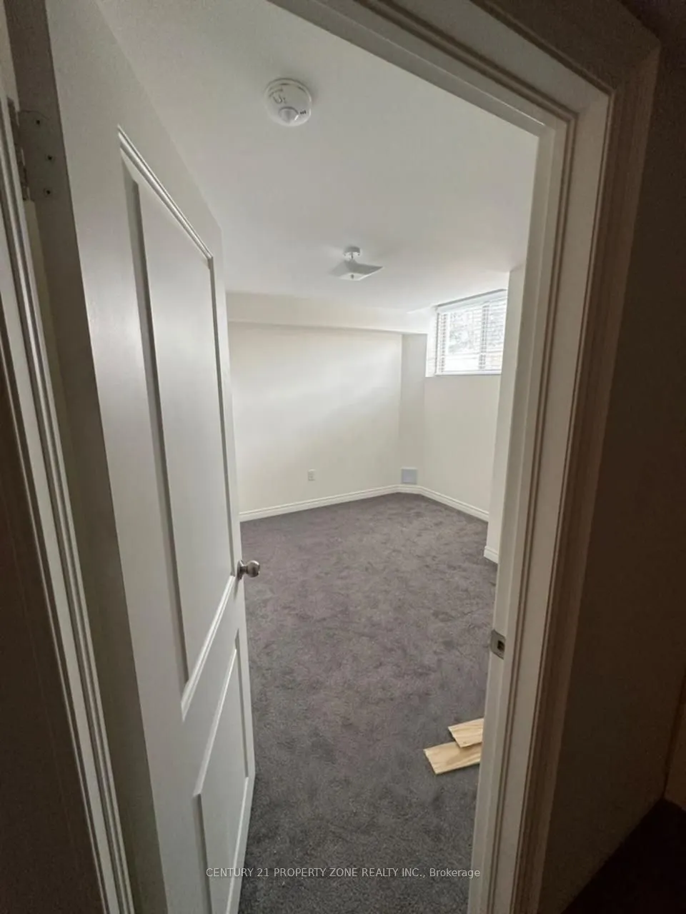 2 Queenpost Drive