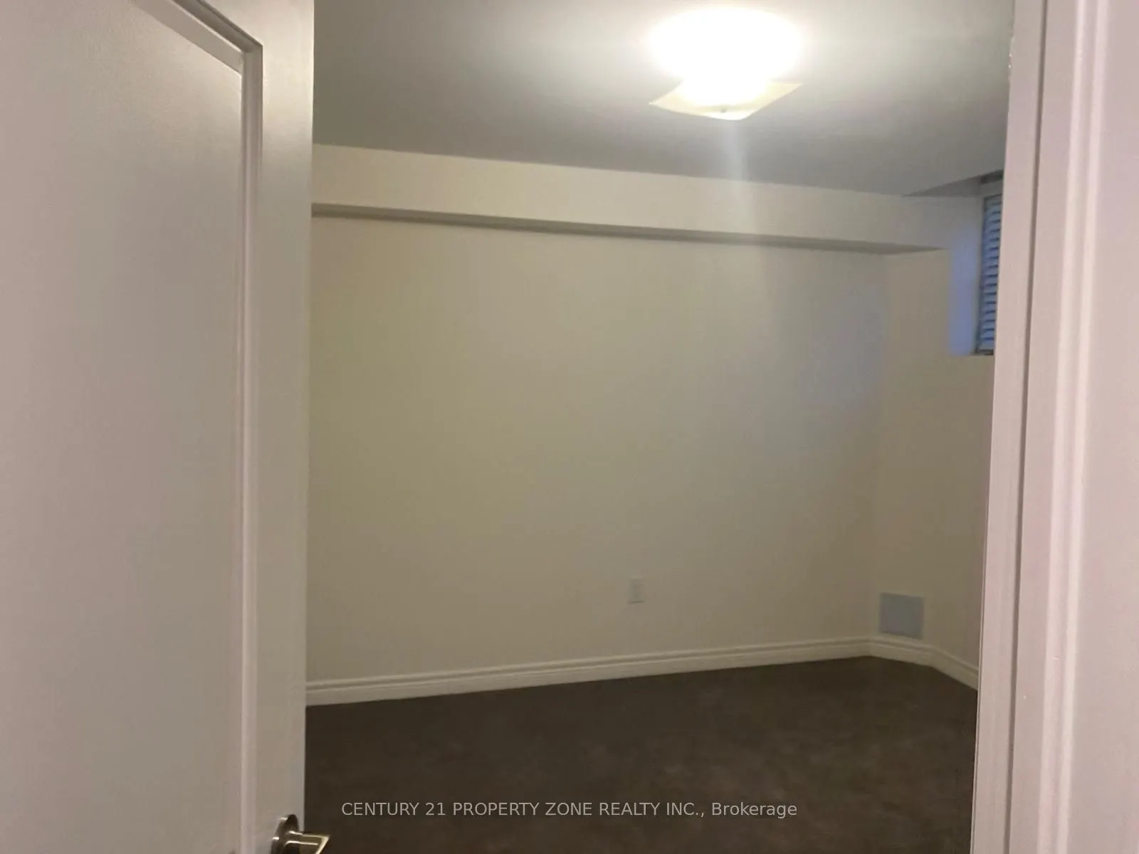2 Queenpost Drive