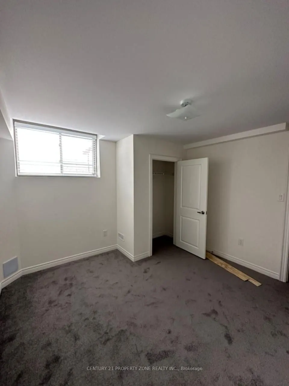 2 Queenpost Drive