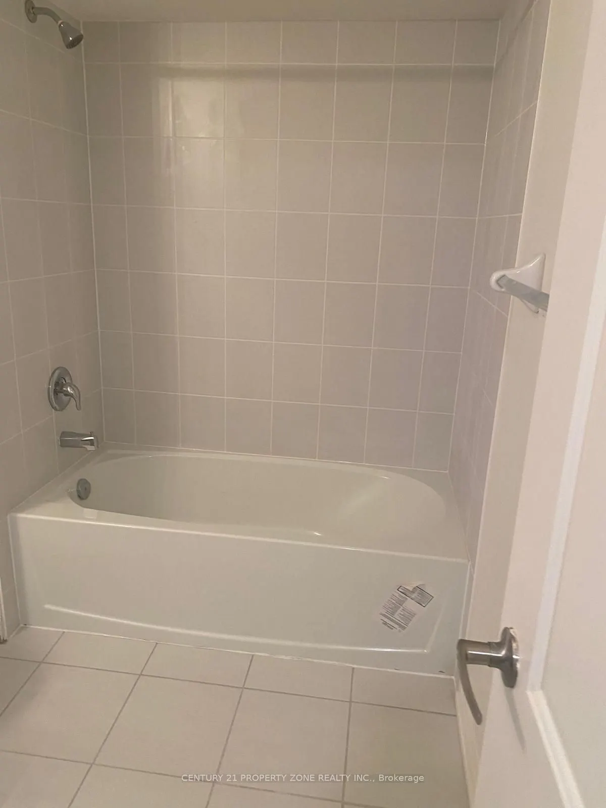 2 Queenpost Drive