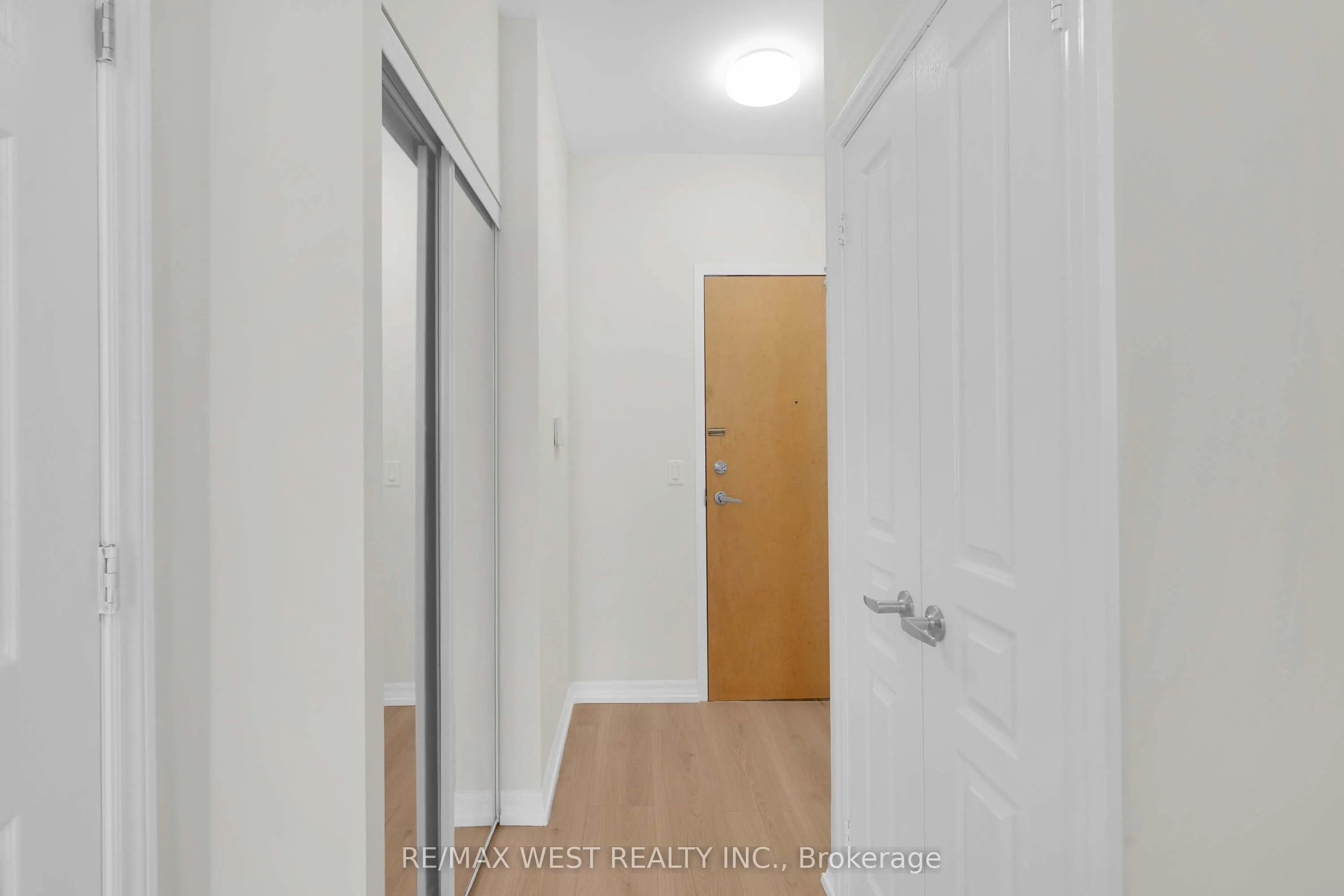 220 Burnhamthorpe Road W #1710