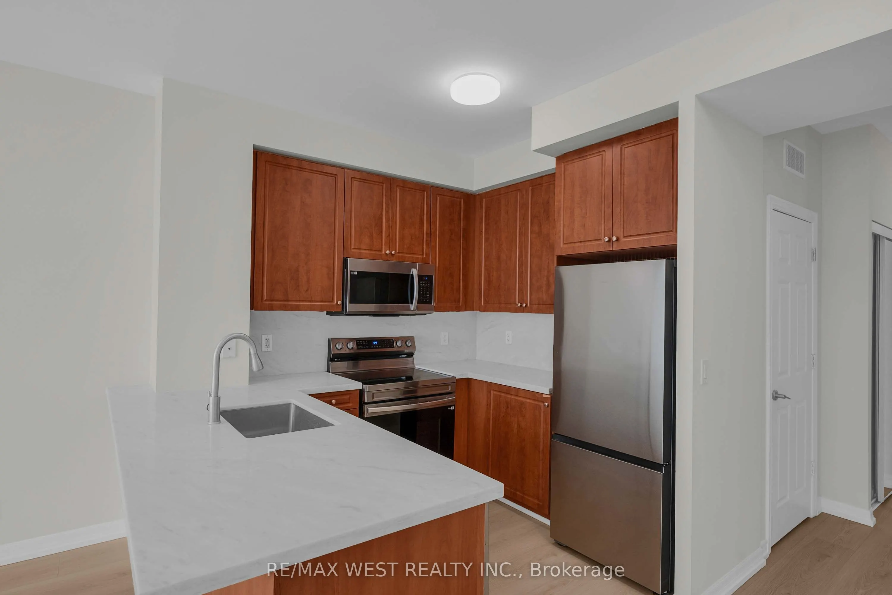 220 Burnhamthorpe Road W #1710