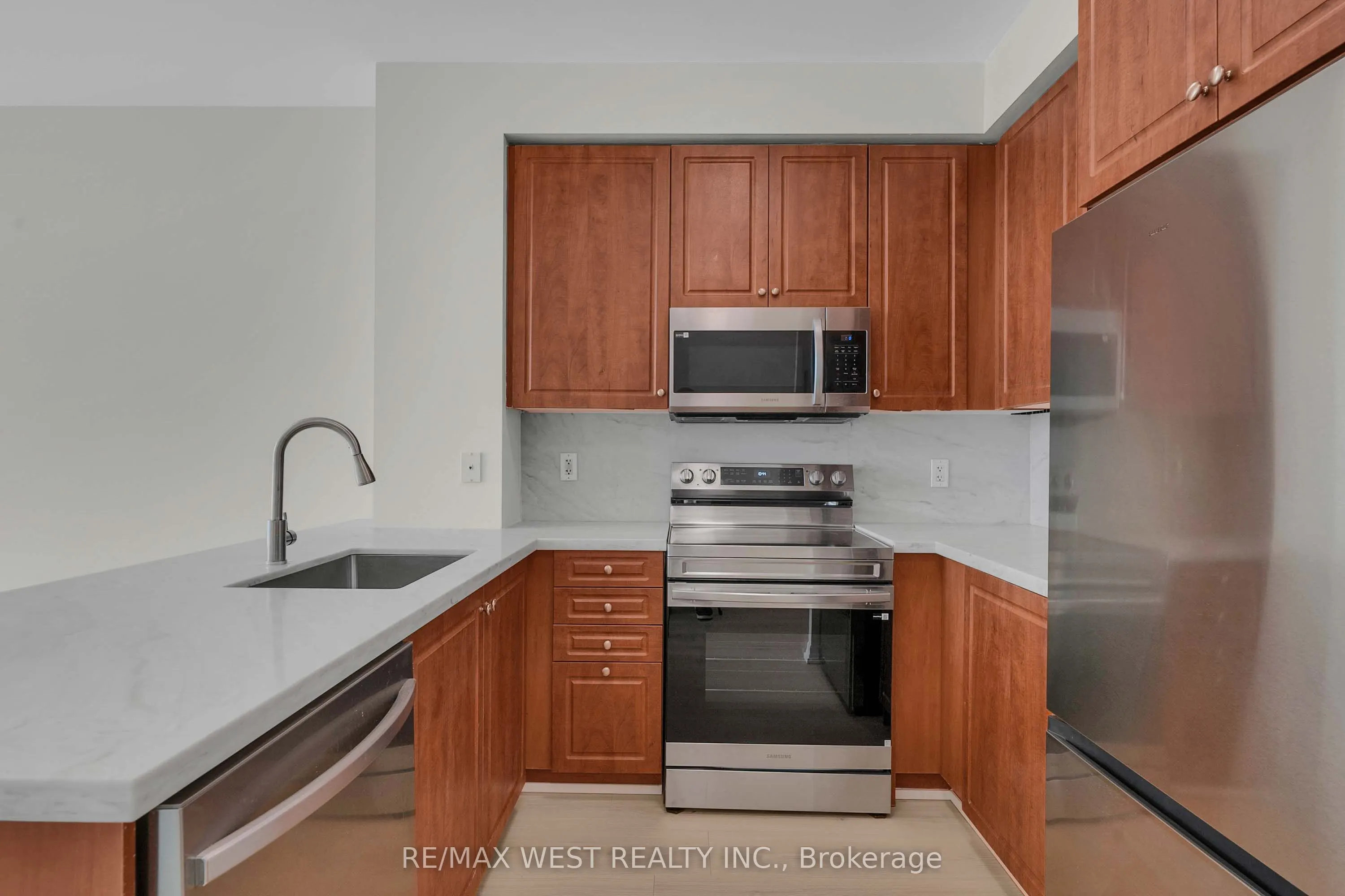 220 Burnhamthorpe Road W #1710