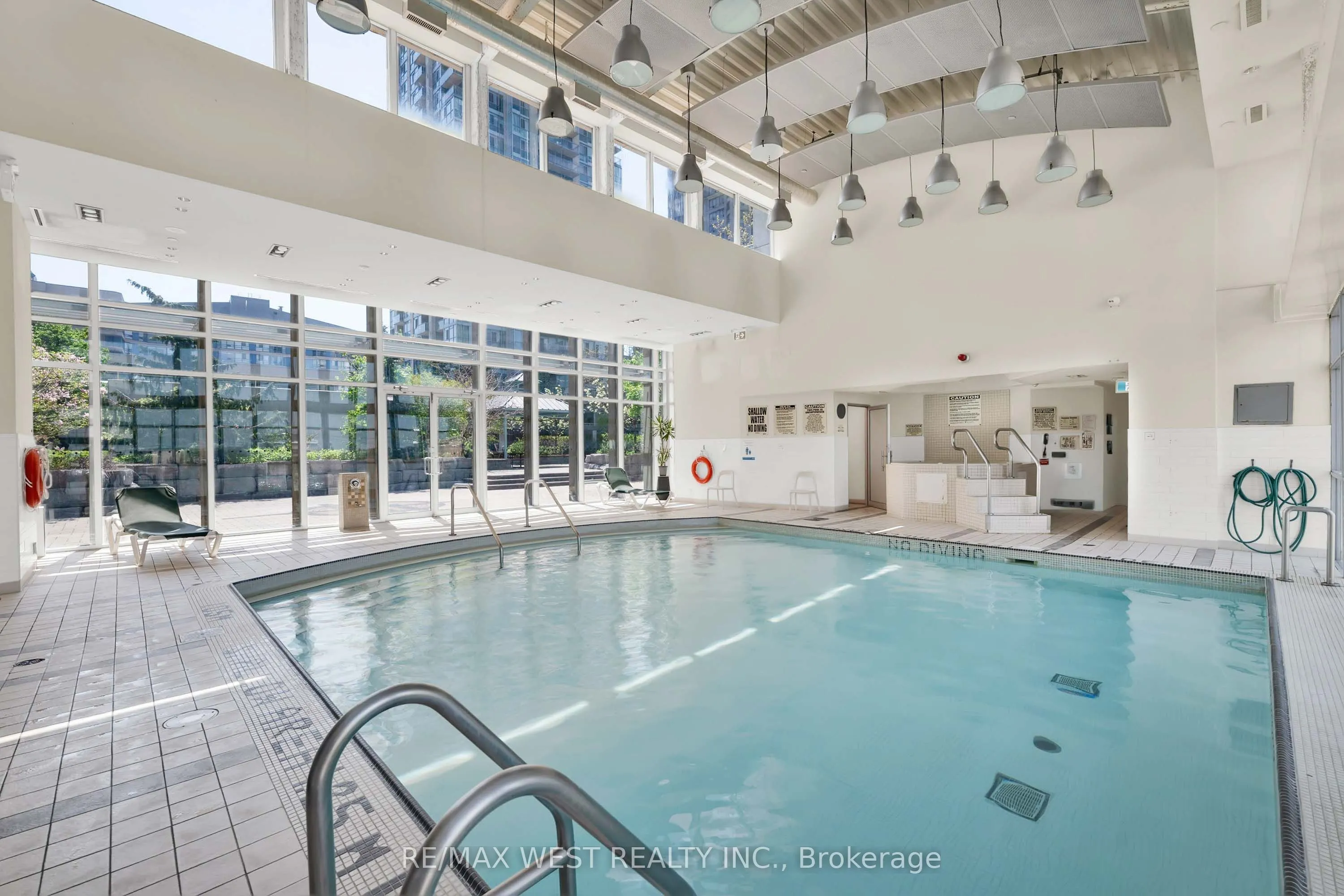 220 Burnhamthorpe Road W #1710