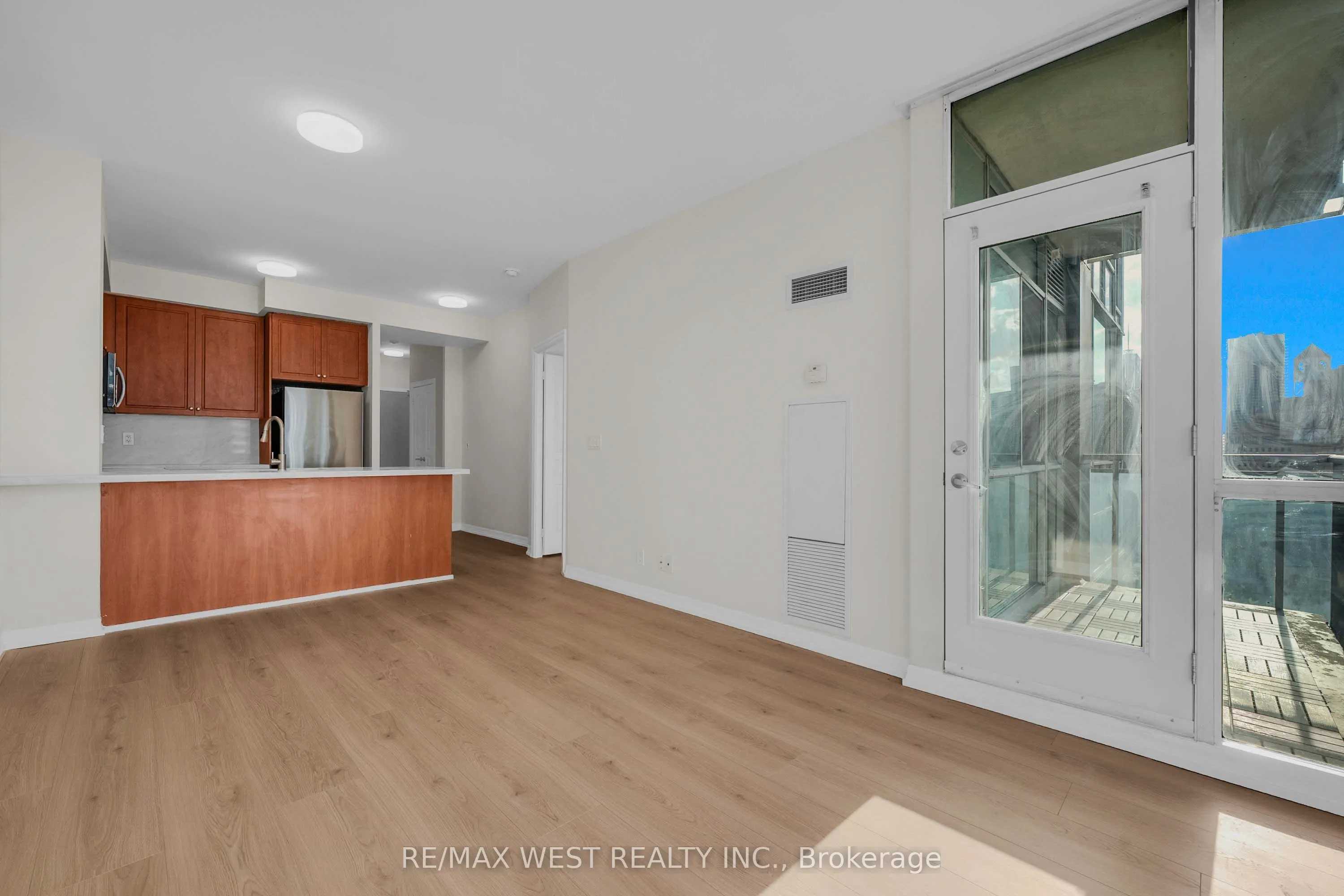 220 Burnhamthorpe Road W #1710