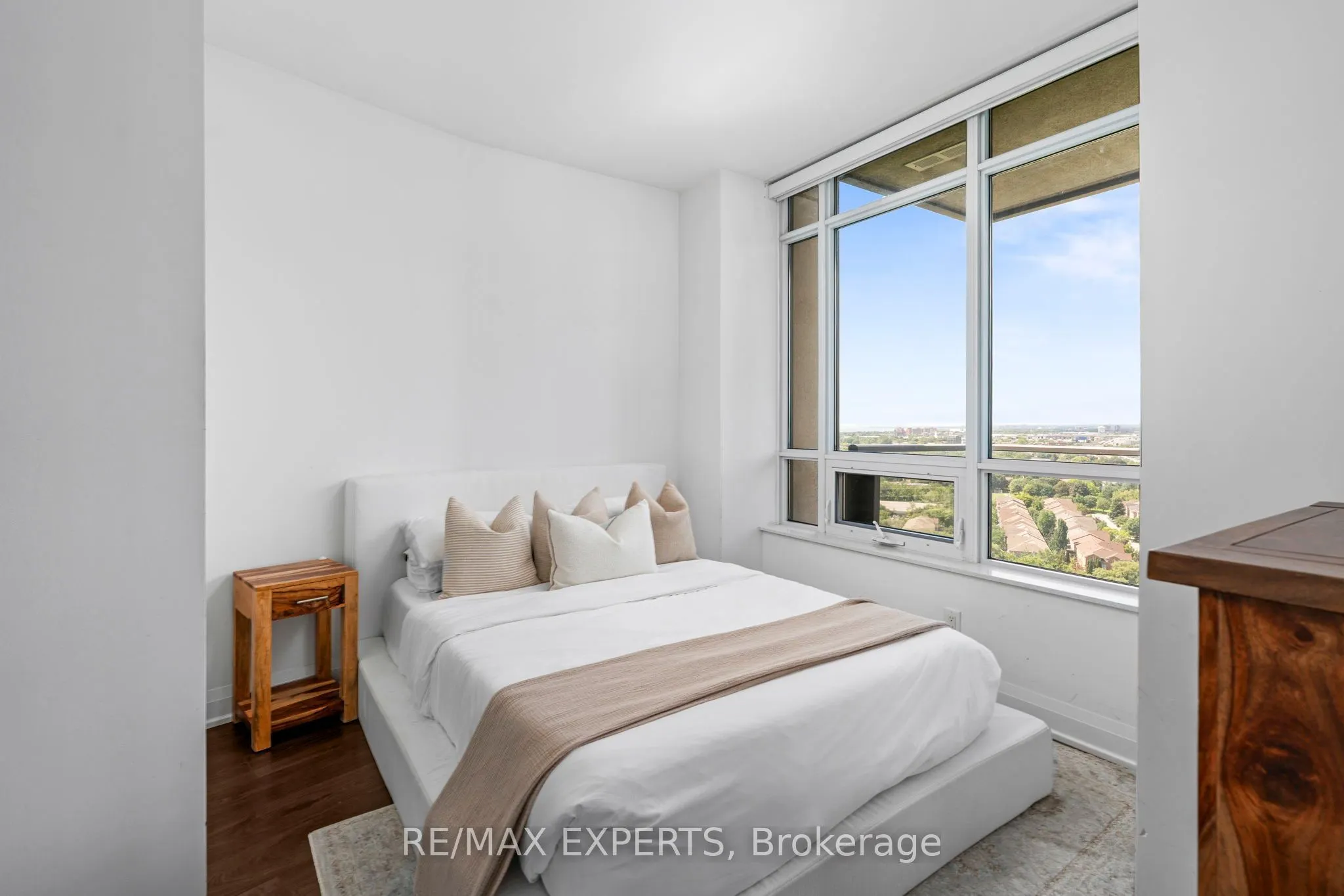 36 Park Lawn Road #1905