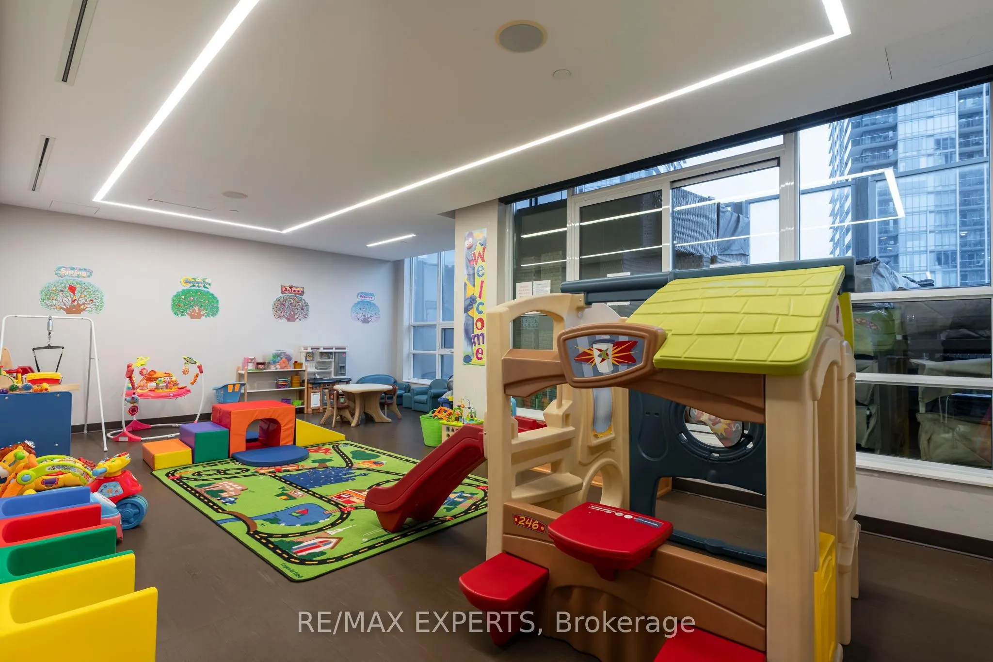 36 Park Lawn Road #1905