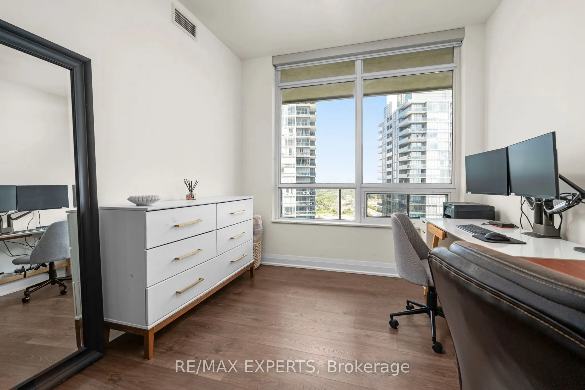 36 Park Lawn Road #1905