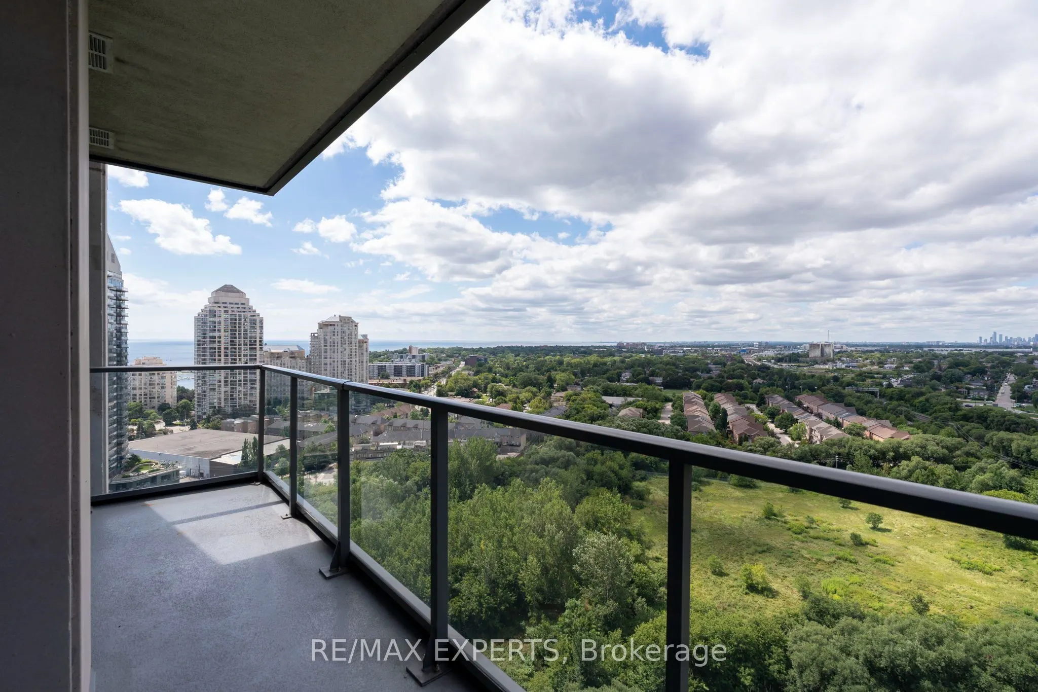 36 Park Lawn Road #1905