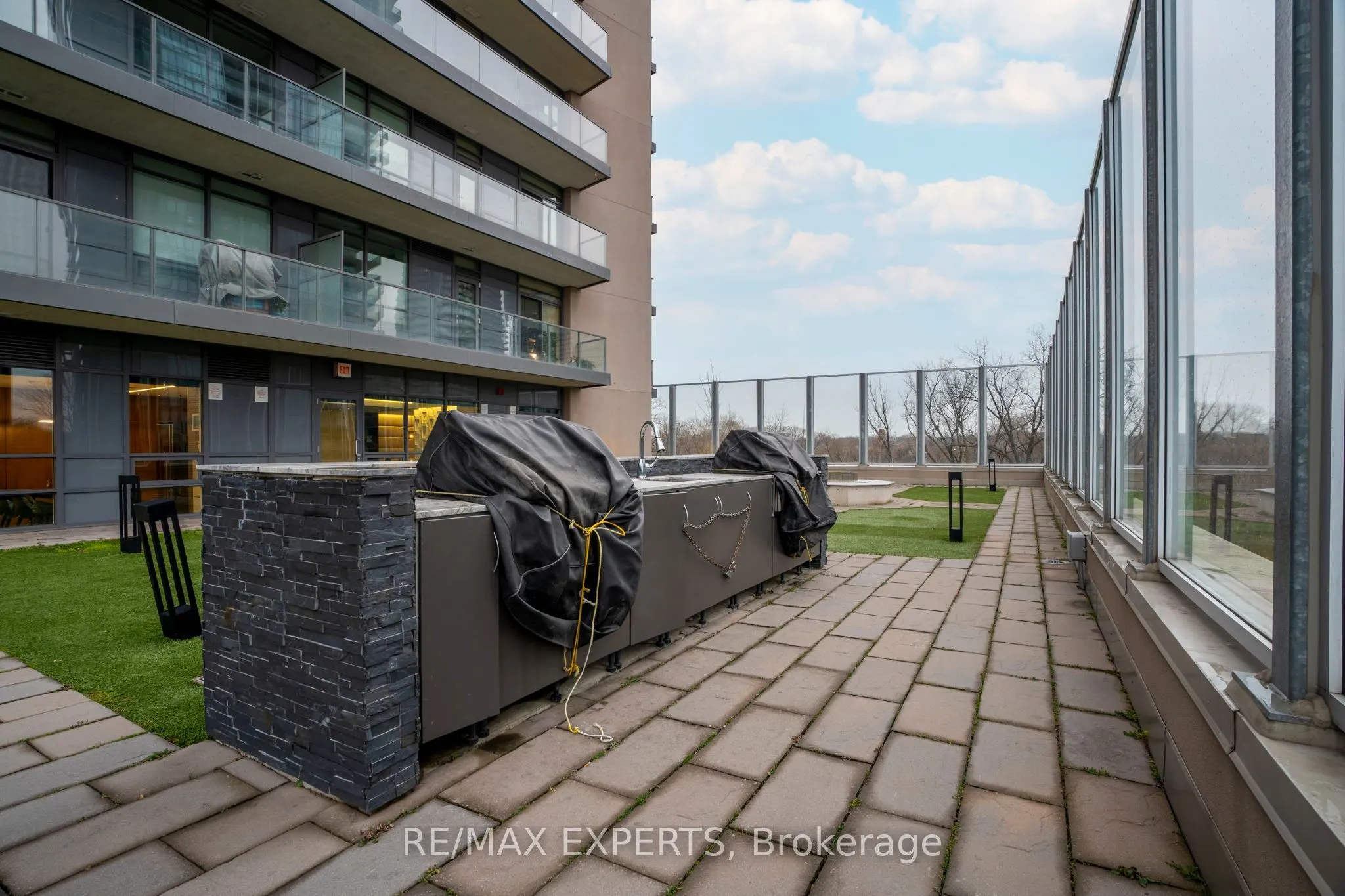 36 Park Lawn Road #1905