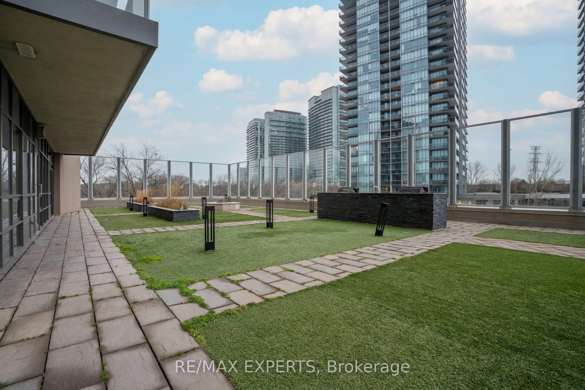 36 Park Lawn Road #1905