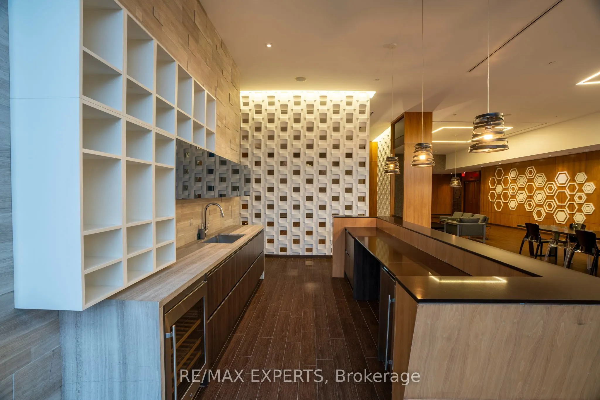 36 Park Lawn Road #1905