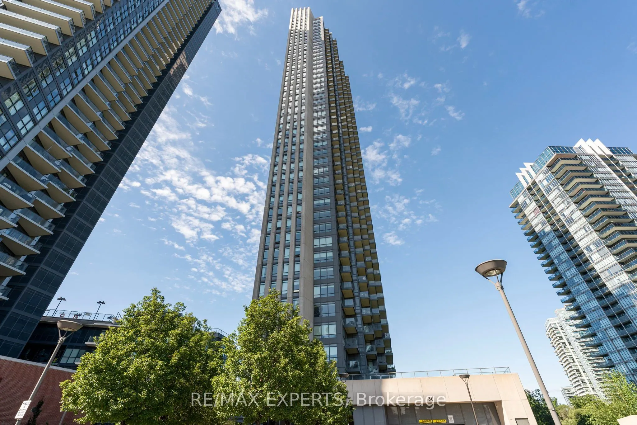 36 Park Lawn Road #1905