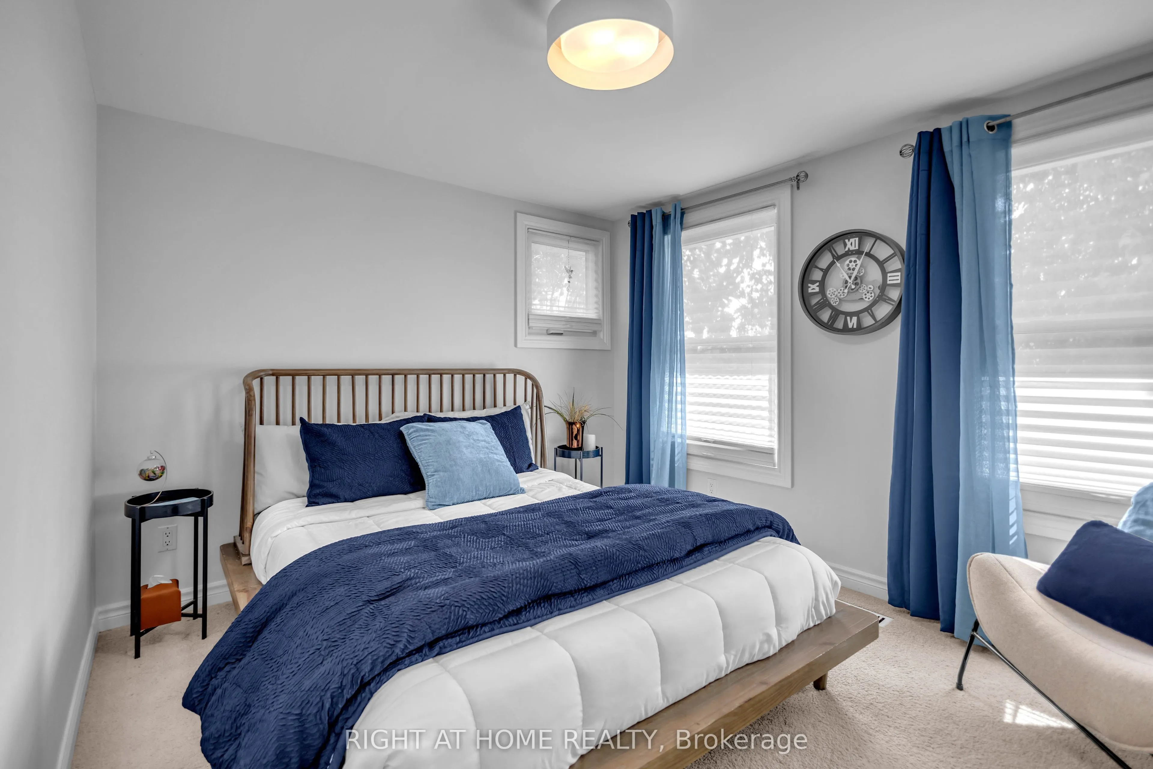 1432 Dewbourne Crescent