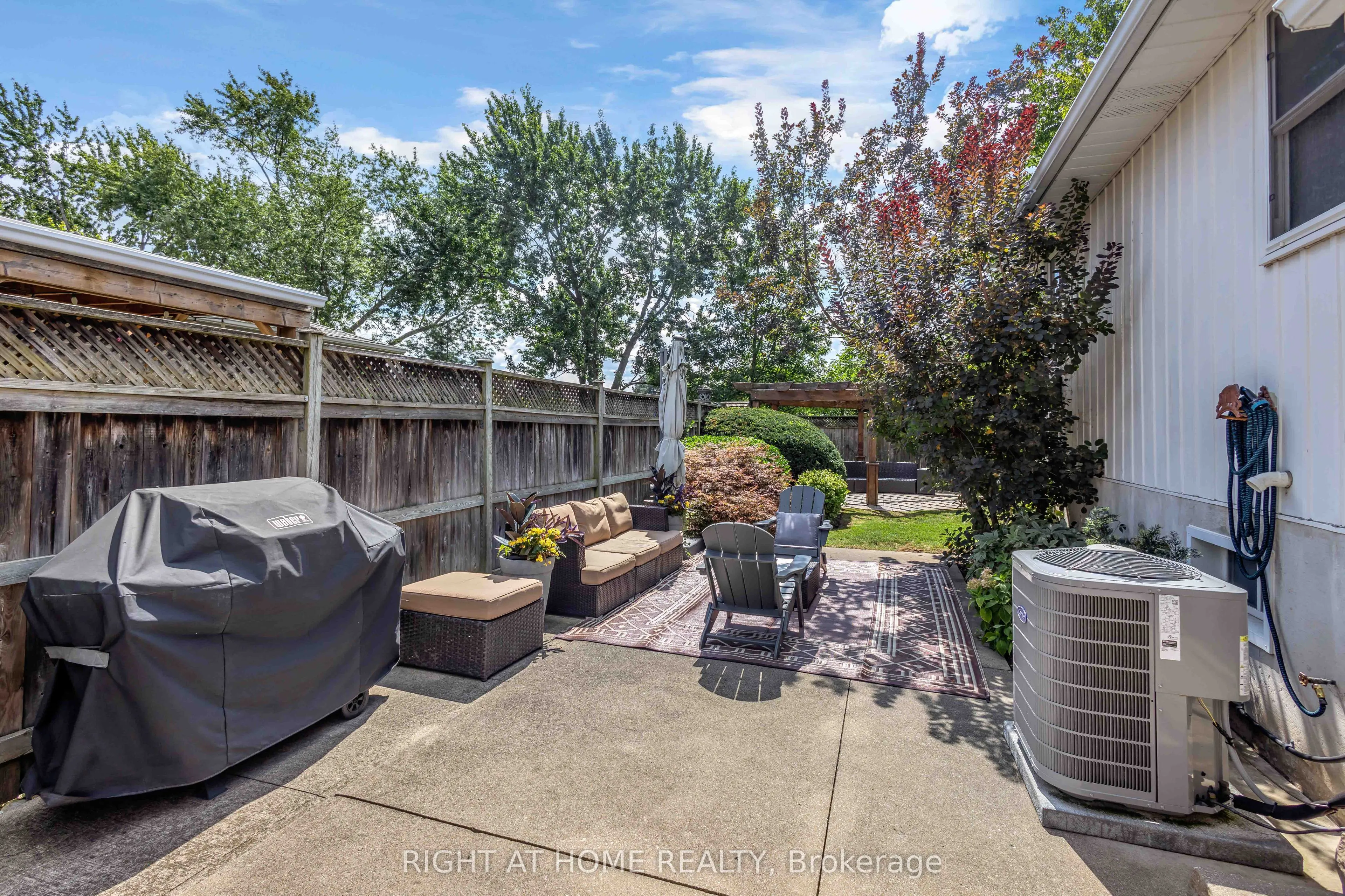 1432 Dewbourne Crescent