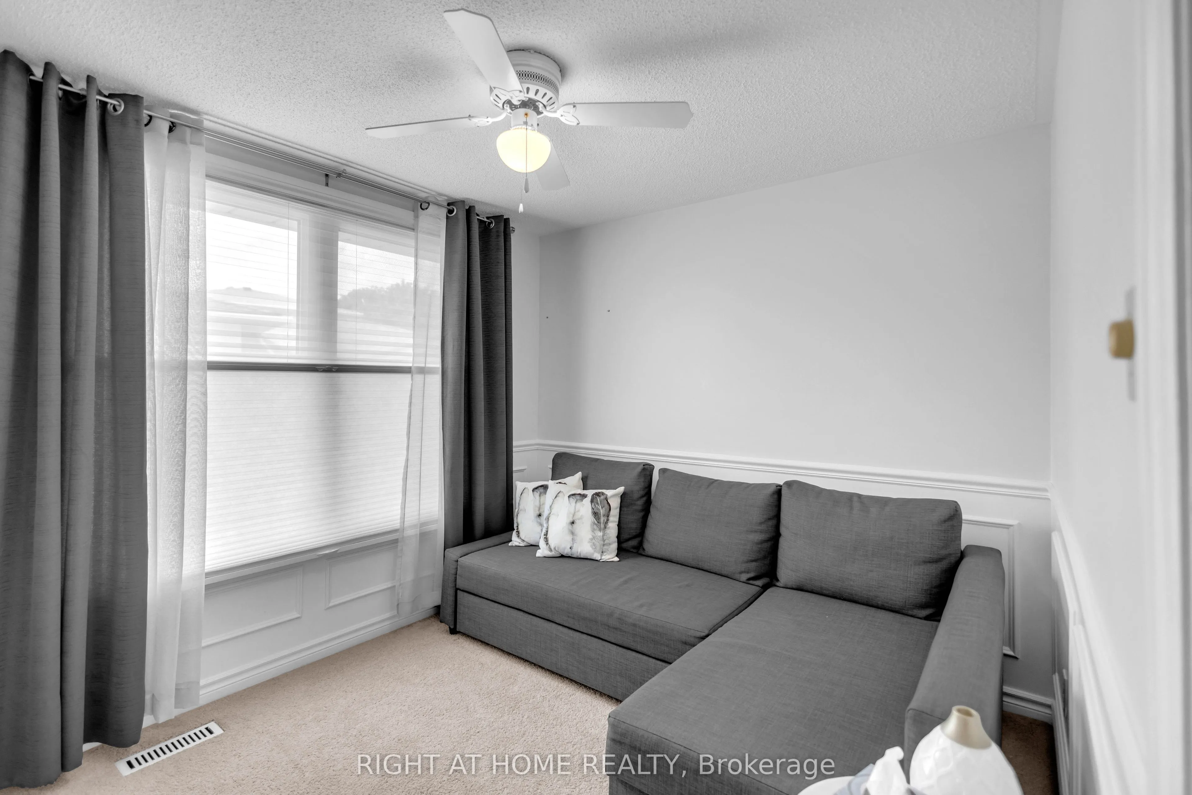 1432 Dewbourne Crescent