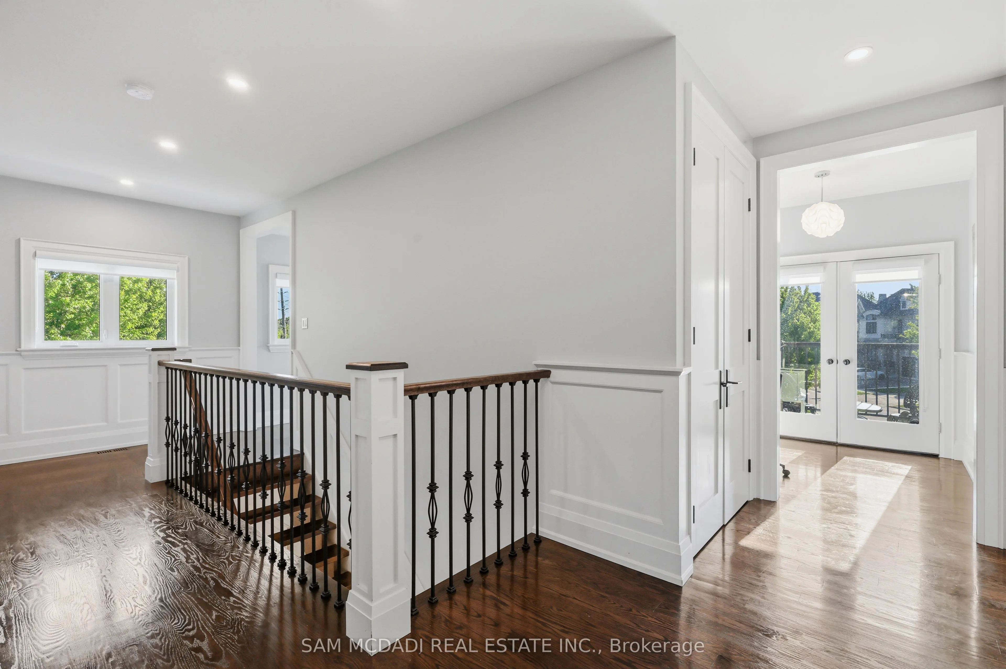962 Fredonia Drive