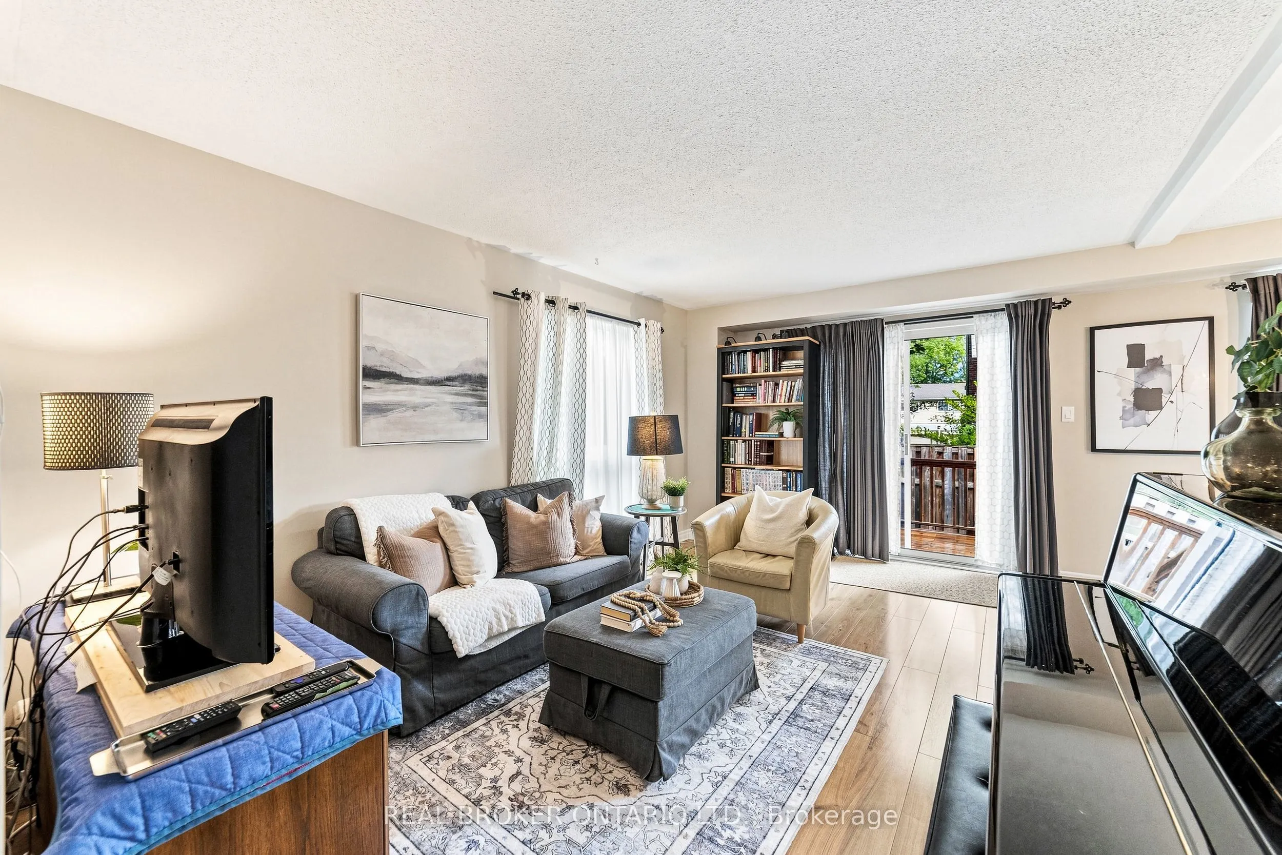 1270 Gainsborough Drive #61