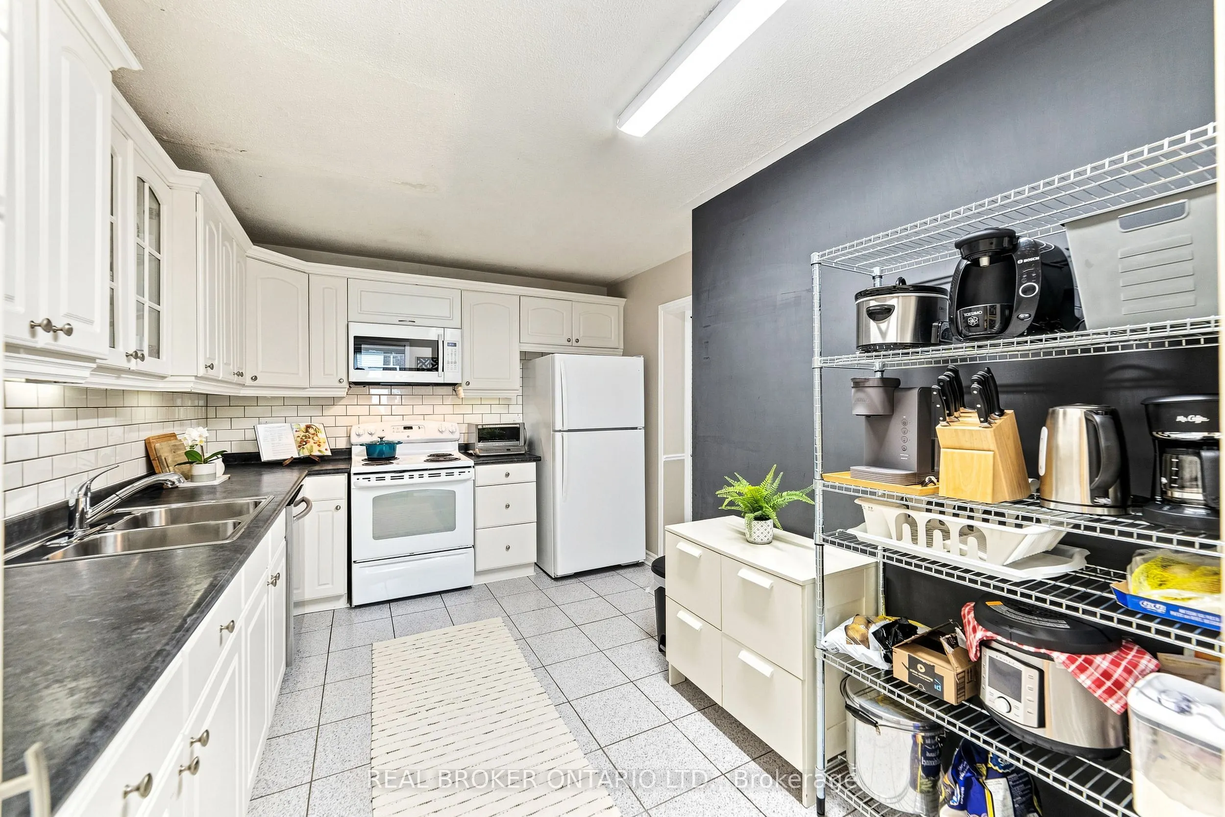 1270 Gainsborough Drive #61