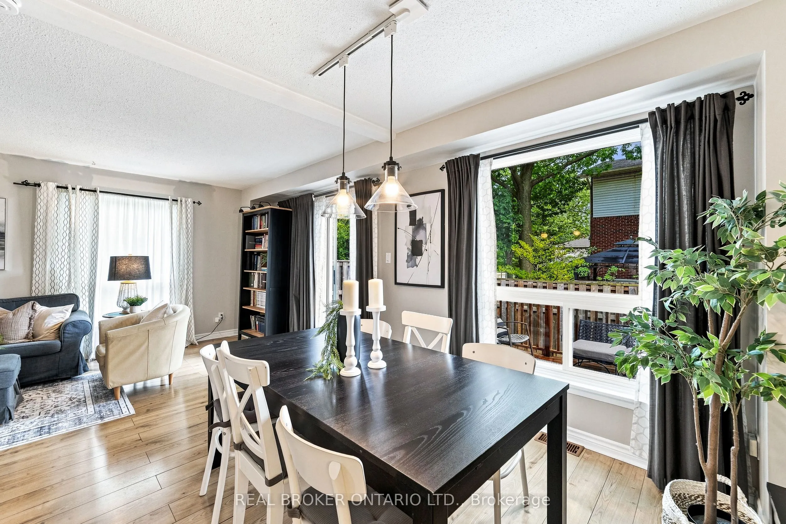 1270 Gainsborough Drive #61