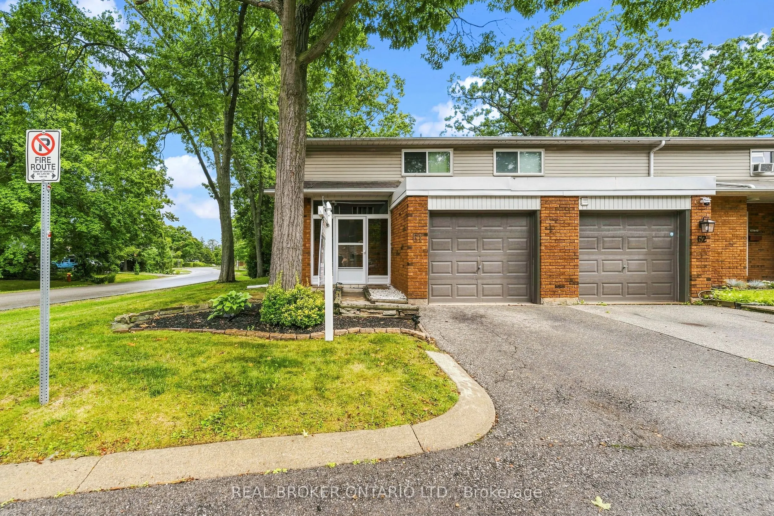 1270 Gainsborough Drive #61