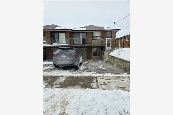 12 Bamford Crescent