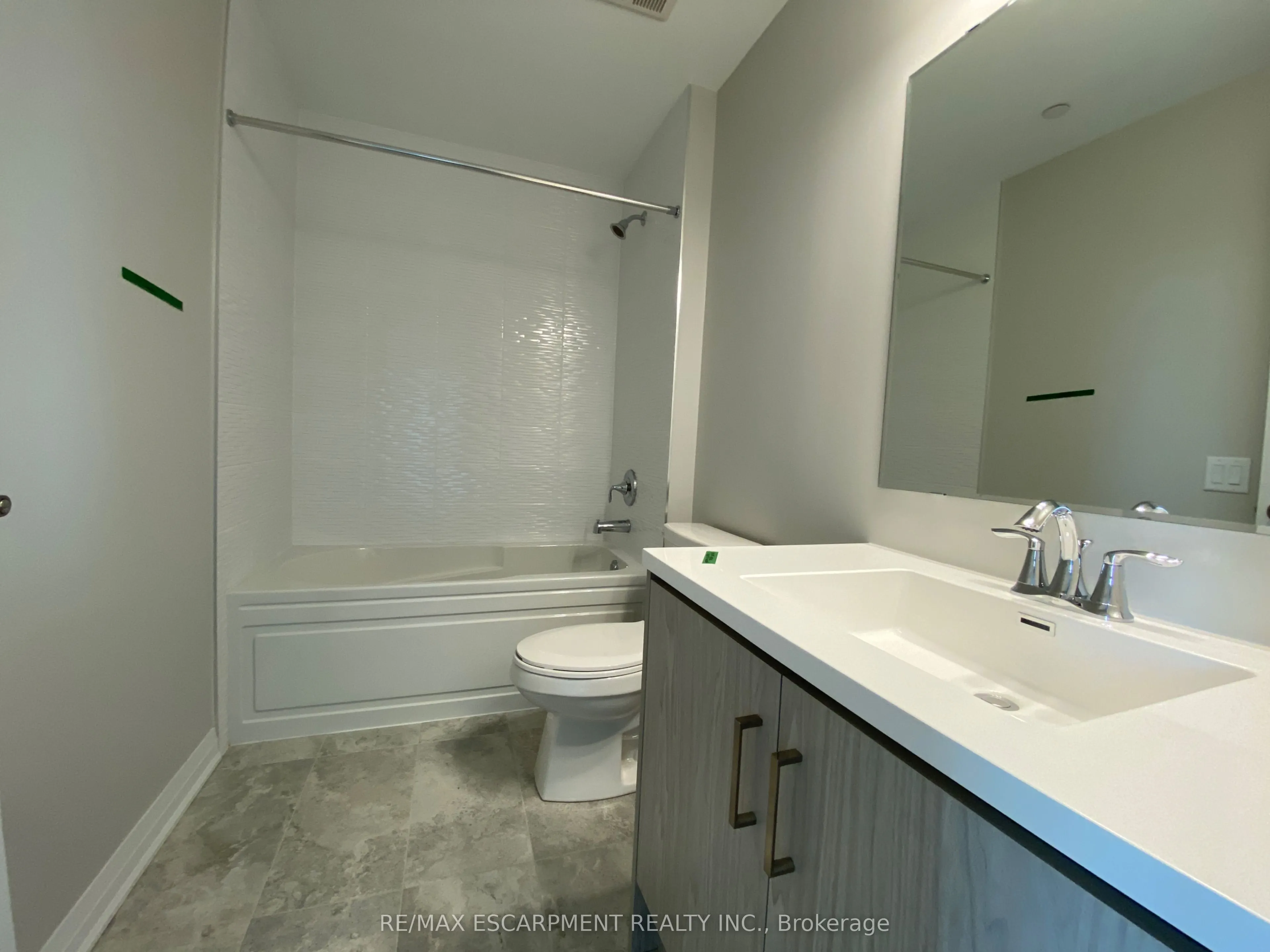 95 Dundas Street W #507
