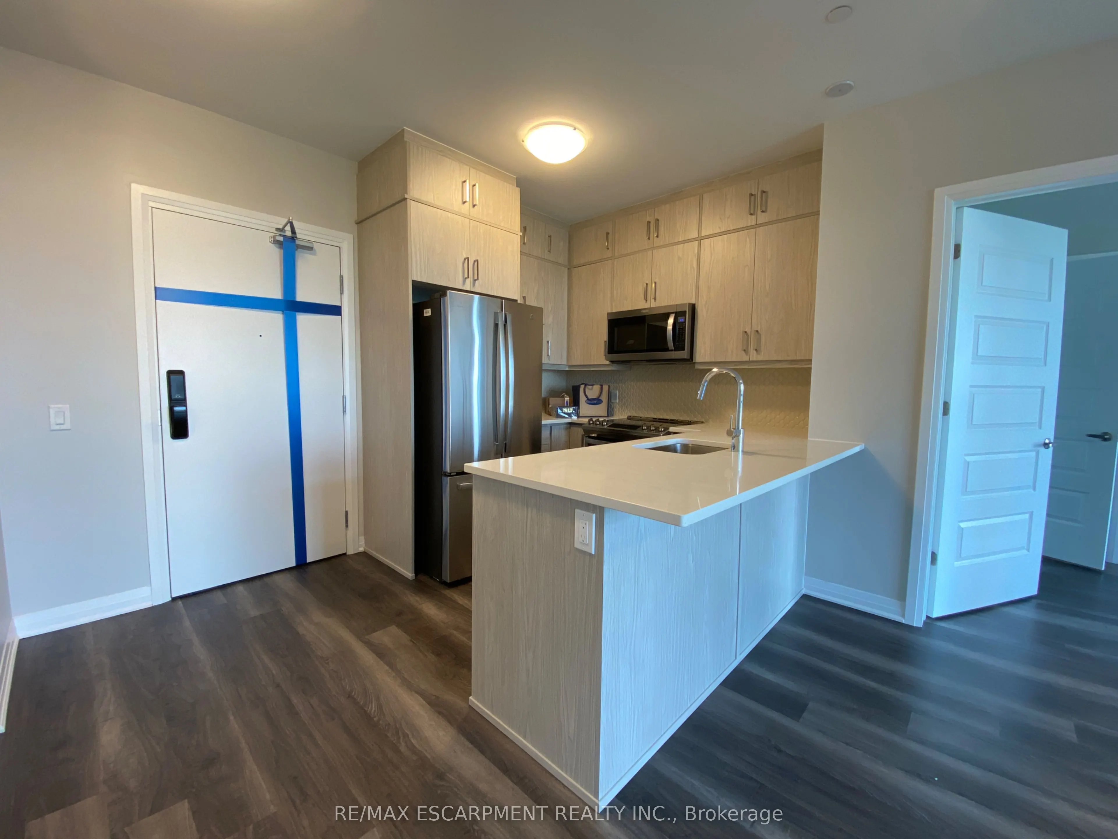 95 Dundas Street W #507