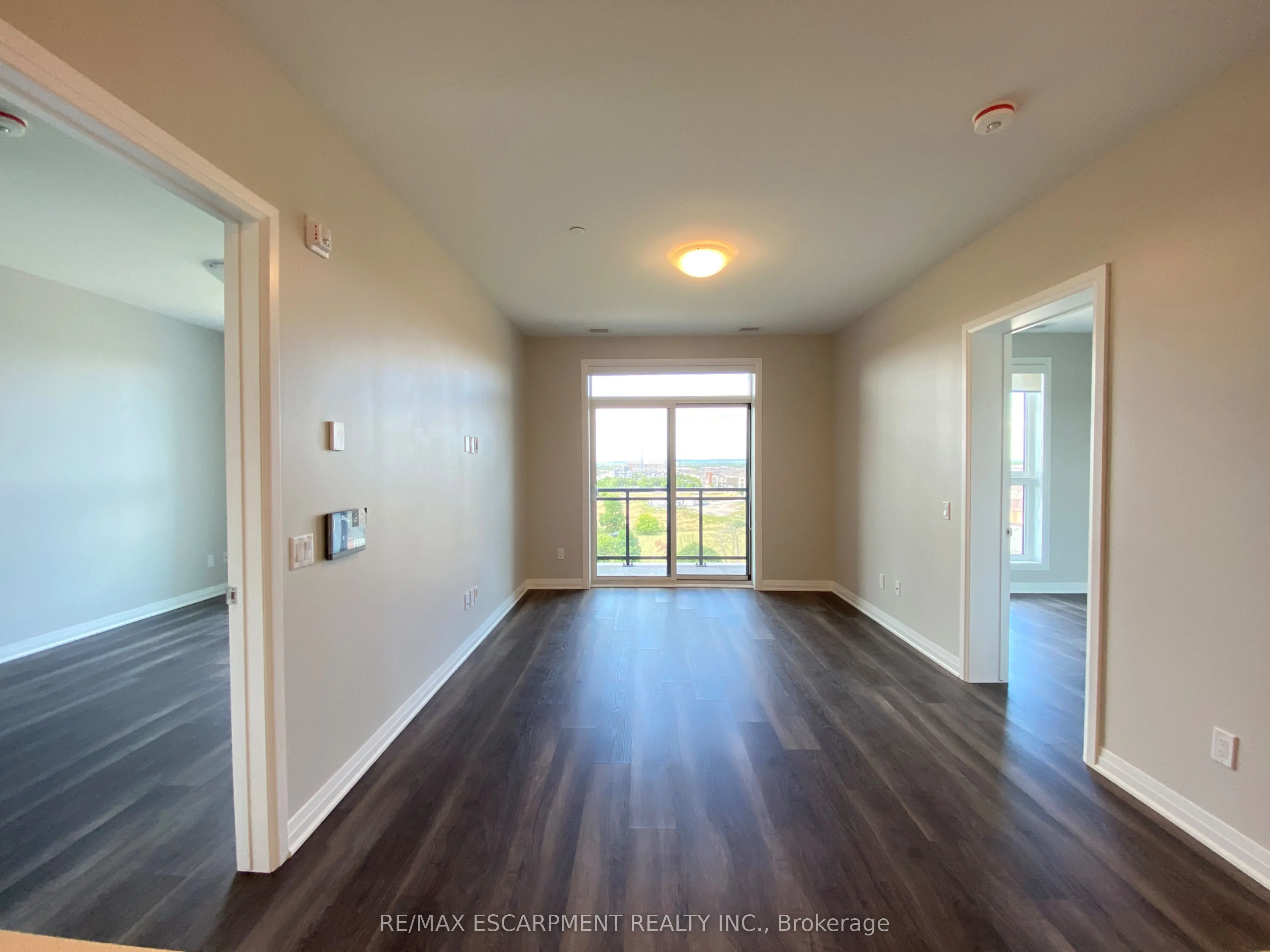 95 Dundas Street W #507