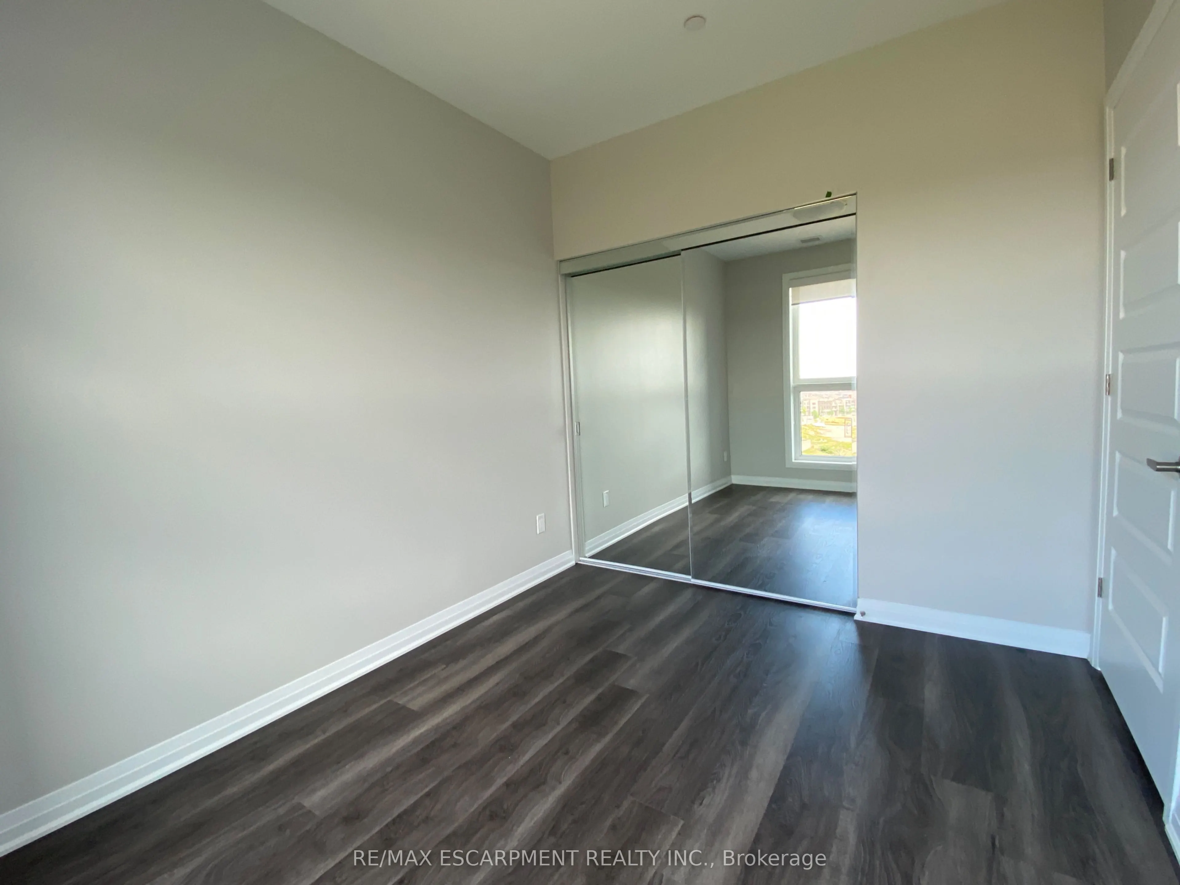 95 Dundas Street W #507