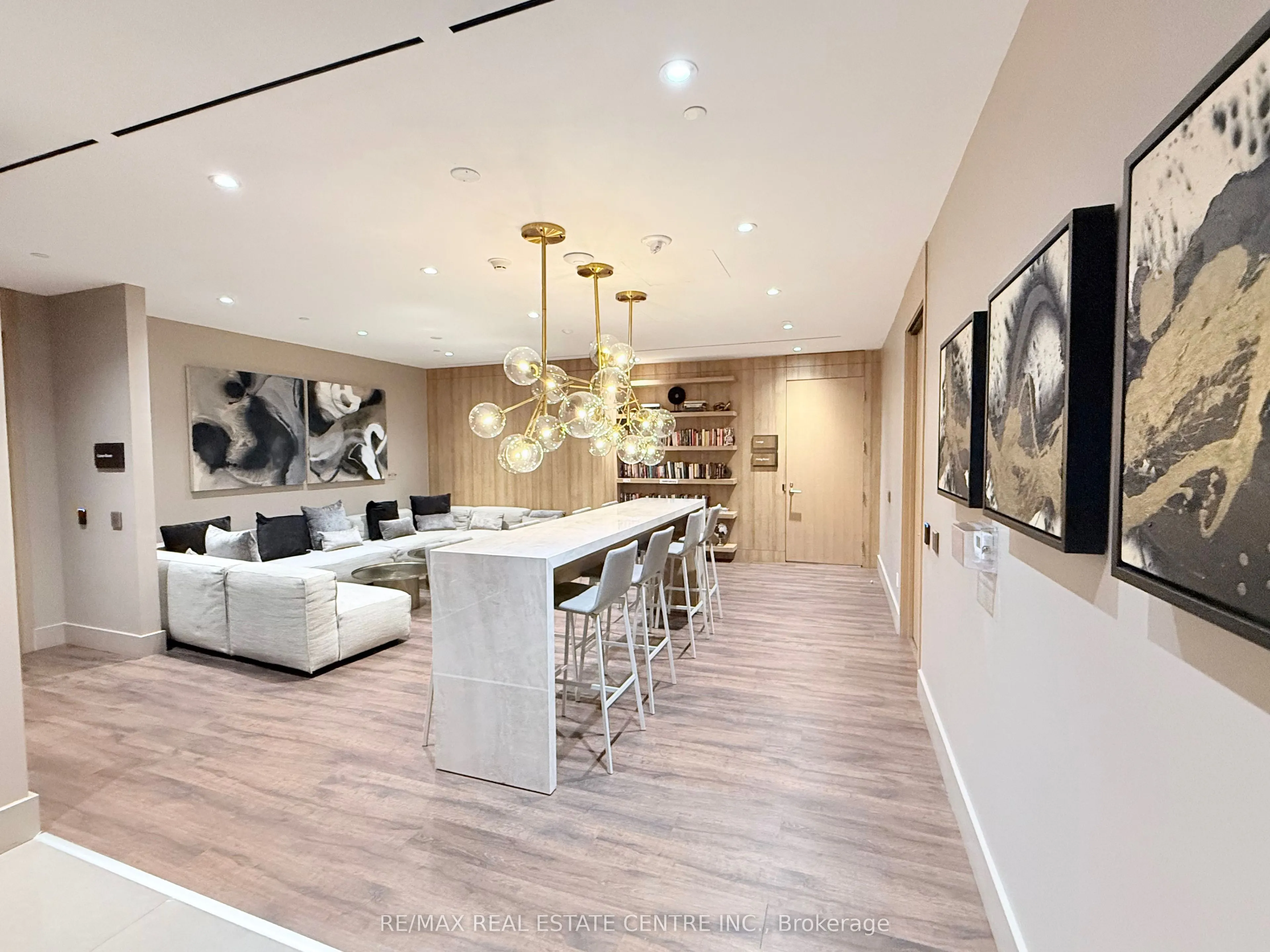 21 Park Street E #1507