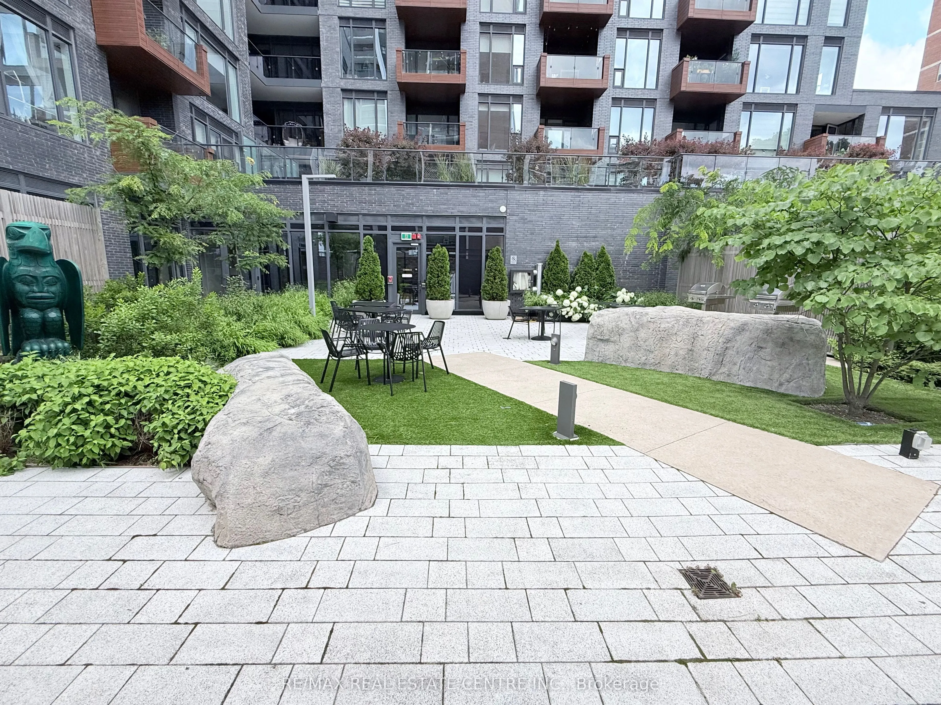 21 Park Street E #1507