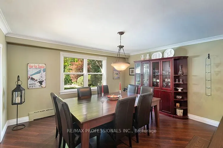 7 Treeline Court