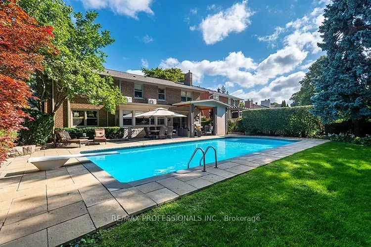 7 Treeline Court