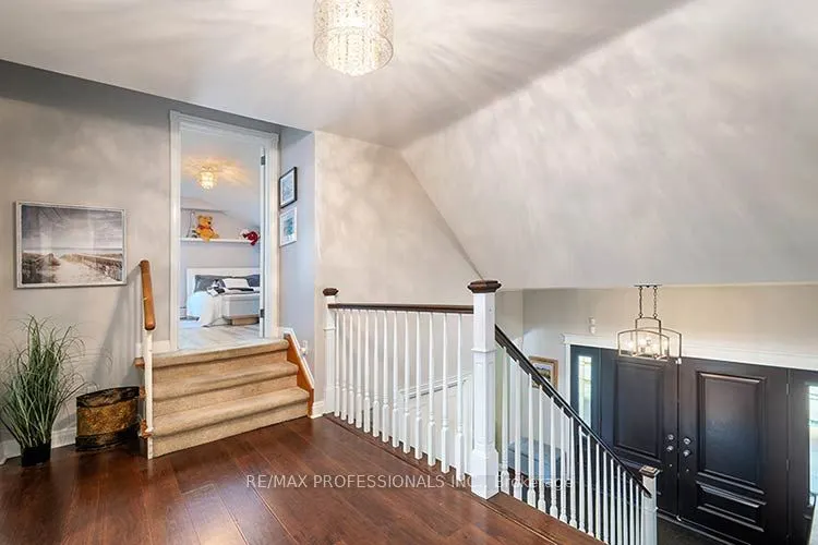 7 Treeline Court