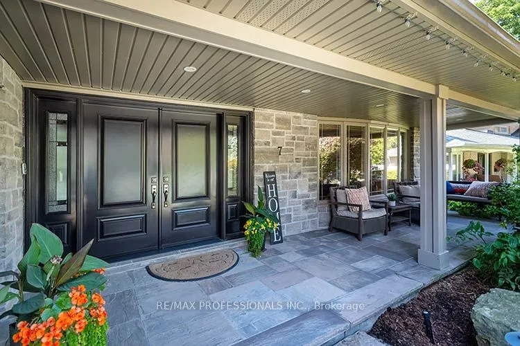7 Treeline Court