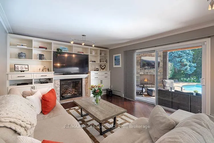 7 Treeline Court