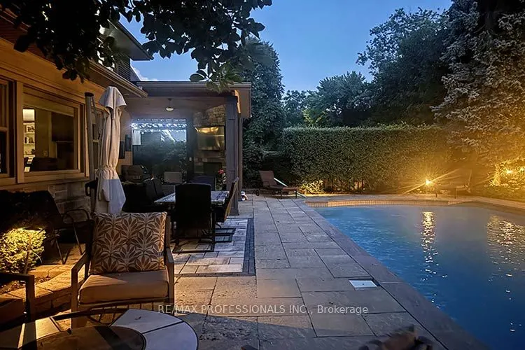 7 Treeline Court