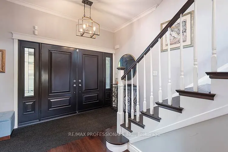 7 Treeline Court